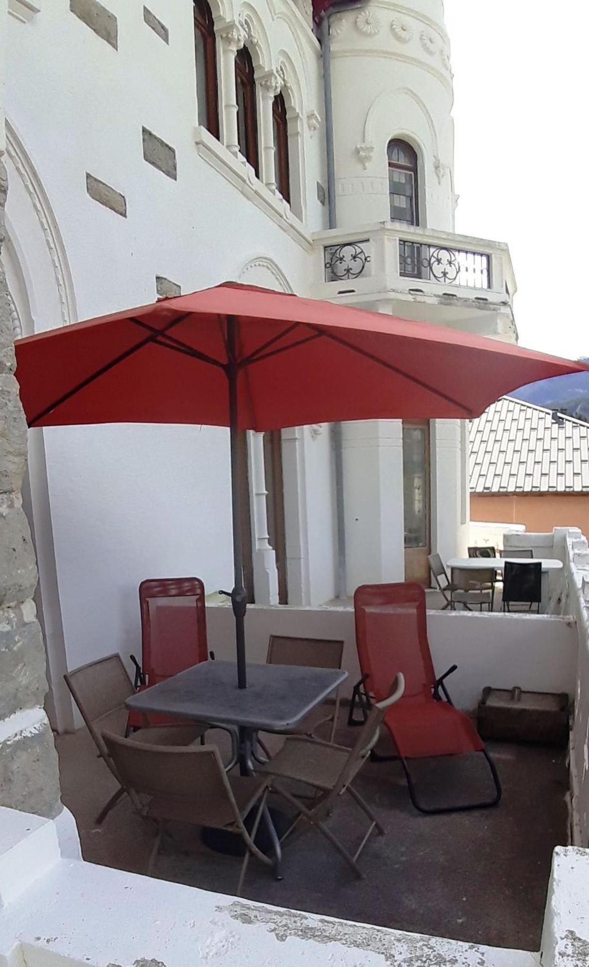 Appartement Standing Chateau Des Magnans Jausiers Exterior foto