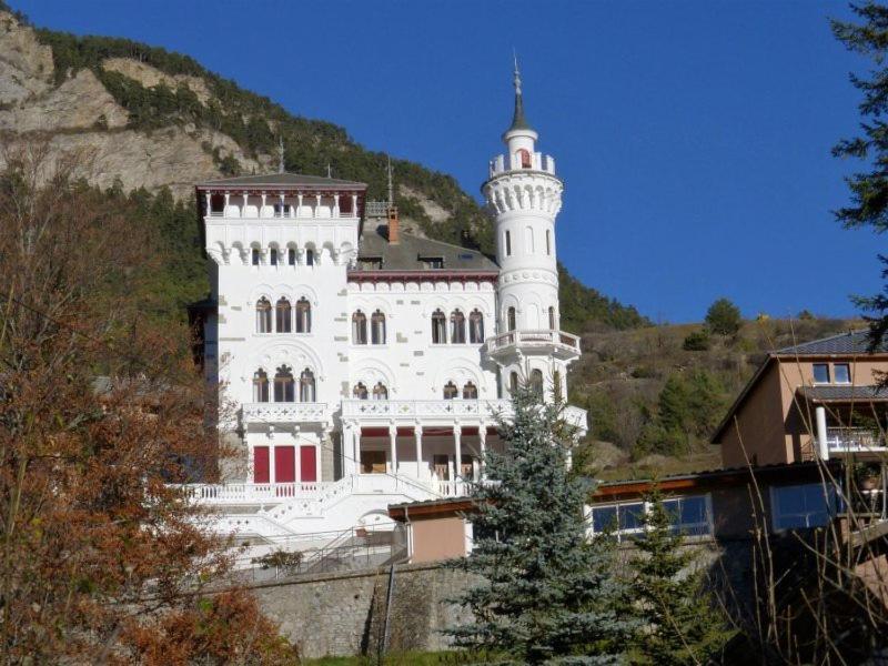 Appartement Standing Chateau Des Magnans Jausiers Exterior foto